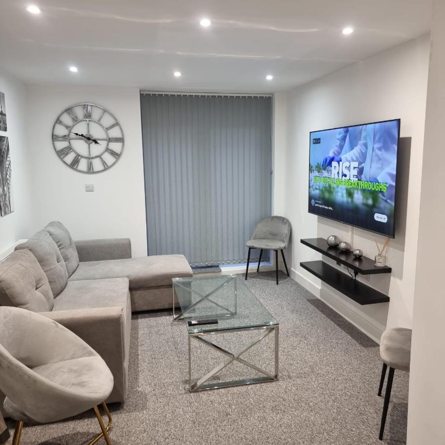 Classic 2 Bed Apartment In Oldkent Road Лондон Экстерьер фото