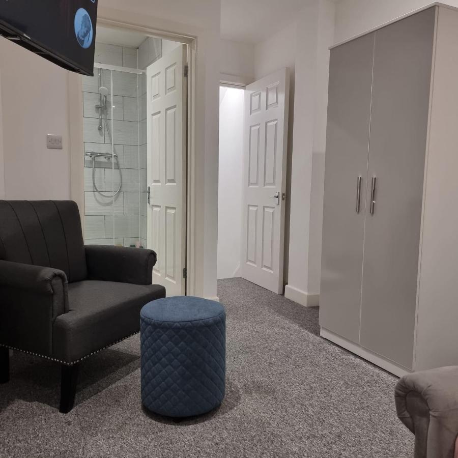 Classic 2 Bed Apartment In Oldkent Road Лондон Экстерьер фото